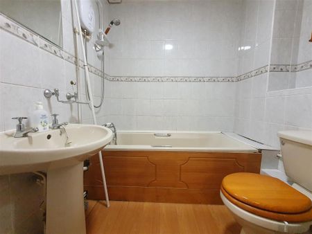 2 bedroom apartment to rent - Photo 4