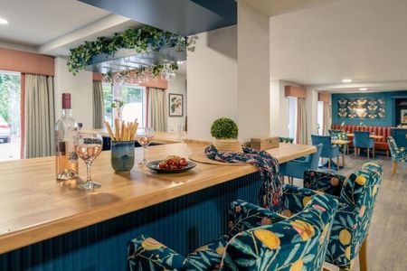 1 bedroom retirement property to rent - Photo 5