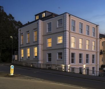 2 bedroom flat to rent - Photo 2