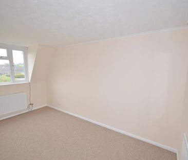 4 bedroom semi-detached house to rent - Photo 6
