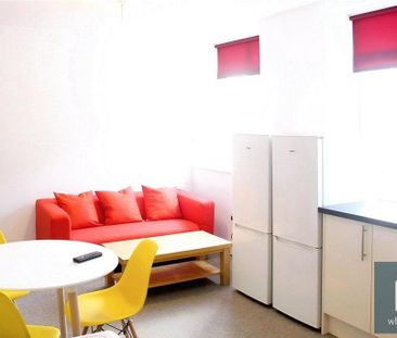 1 bedroom in a house share to rent - Photo 2