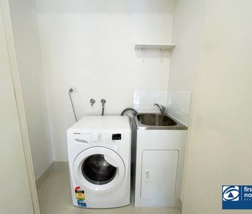 Close to Deakin Uni - 2 Bedrooms, 2 Toilets, 1 Car space - Photo 6