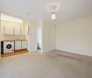 Studio to rent - Photo 6