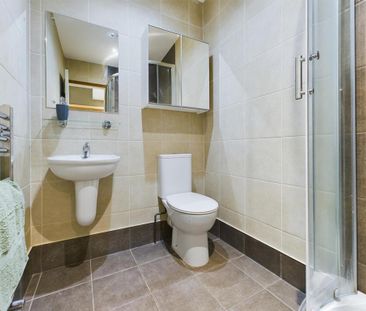 1 bedroom in a house share to rent - Photo 4