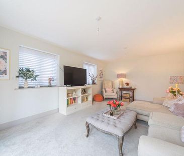 3 bedroom detached house to rent - Photo 2