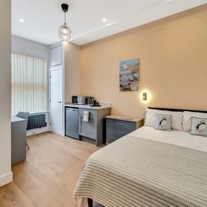 &#10024;Stunning En-Suite Rooms in Central Northampton&#10024; - Photo 2