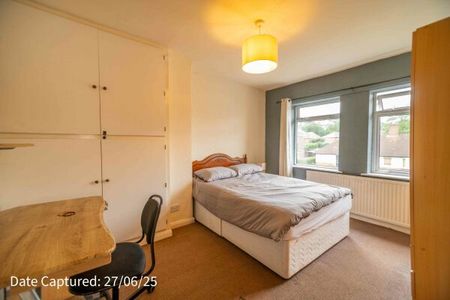 251, Tang Hall lane - Photo 2