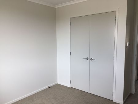 Brick and Tile Home in The Lakes - Photo 4