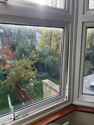 Blenheim Gardens, London, NW2 - Photo 2