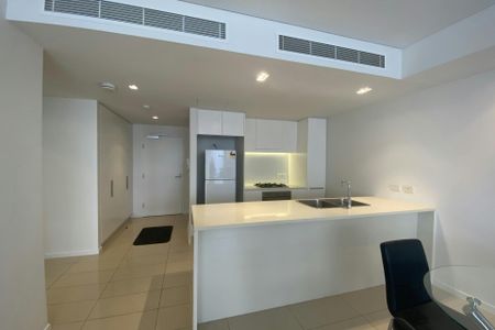 FURNISHED ONE BEDROOM APARTMENT WITH STUDY - Photo 5