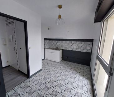 Location Appartement 3 pièces 70m² EU 76260 - Photo 3