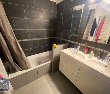 Location Appartement 3 pièces 68m² TOULON 83100 - Photo 6
