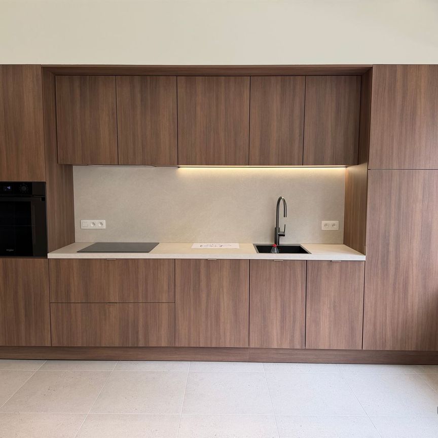 Appartement te huur in Antwerpen met 2 slaapkamers - Photo 1