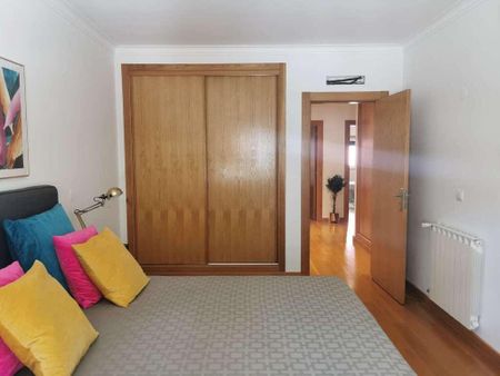 3 Bedroom Apartment, Cascais - Photo 2