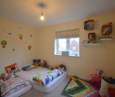 4 bedroom detached house to rent - Photo 5