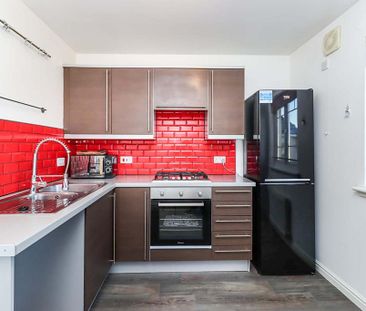 2 bedroom flat to rent - Photo 4