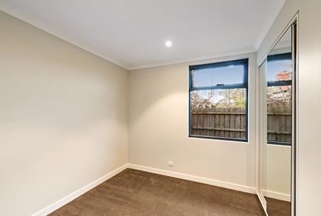 2/35 Gillies Street, Fairfield VIC 3078 - Photo 5