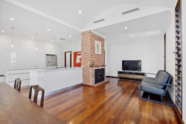 Modern Bungalow - Photo 1