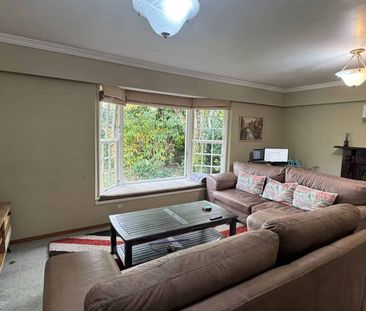 Spacious Family Living in a Prime Location - Photo 3