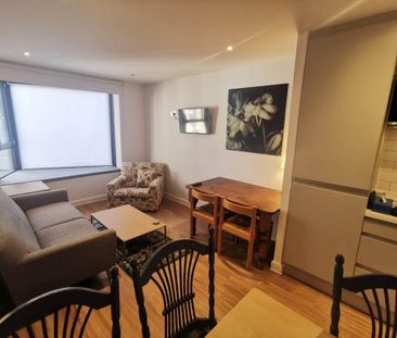 1 bedroom flat to rent - Photo 2