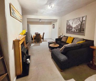 3 bedroom terraced house to rent - Photo 2