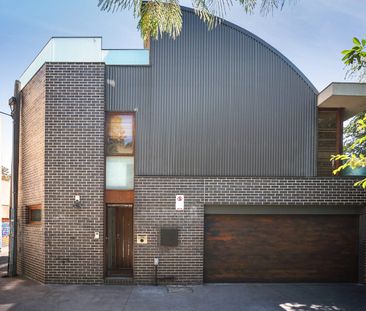 EXECUTIVE T/HOUSE WITH ROOFTOP DECK - Photo 6