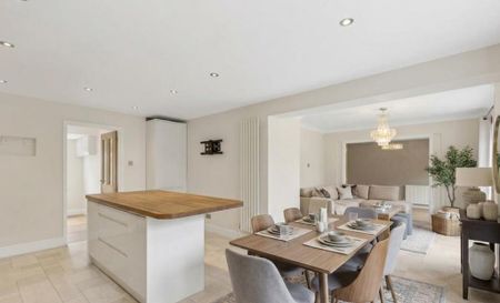4 bedroom detached house to rent - Photo 2