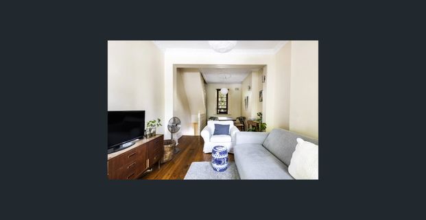 Character-filled Three Level Terrace with Private Courtyard - Photo 1