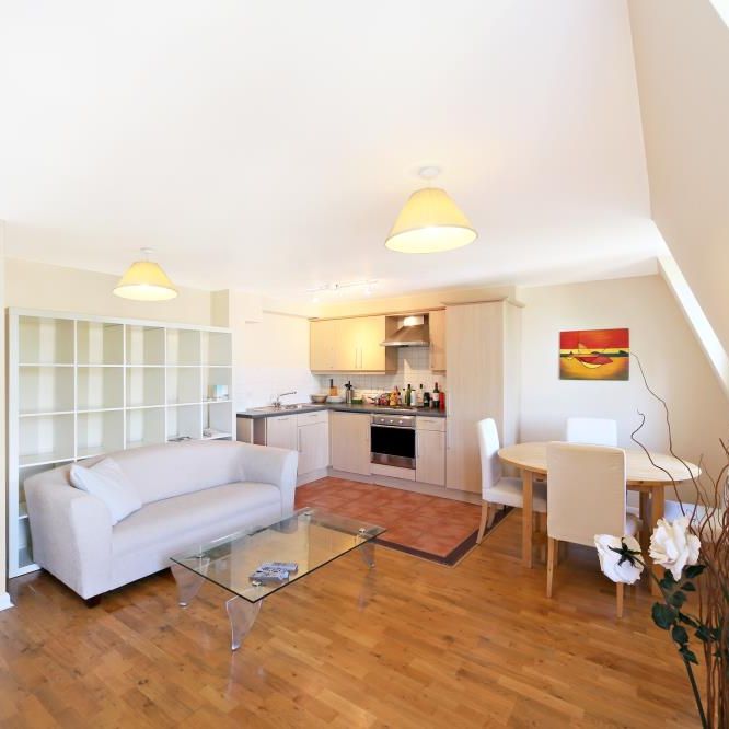 St Stephens Gardens, Notting Hill, W2 - Photo 1