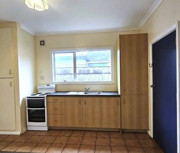 Spacious two bedroom unit in Wainuiomata. - Photo 4