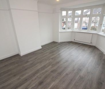 Edenfield Gardens, Worcester Park - Photo 1