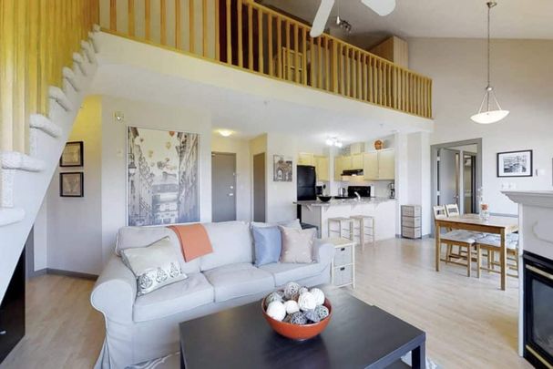 Edmonton Furnished Condo Rental in Whyte Ave/University - Loft living in Old Strathcona! - Photo 1