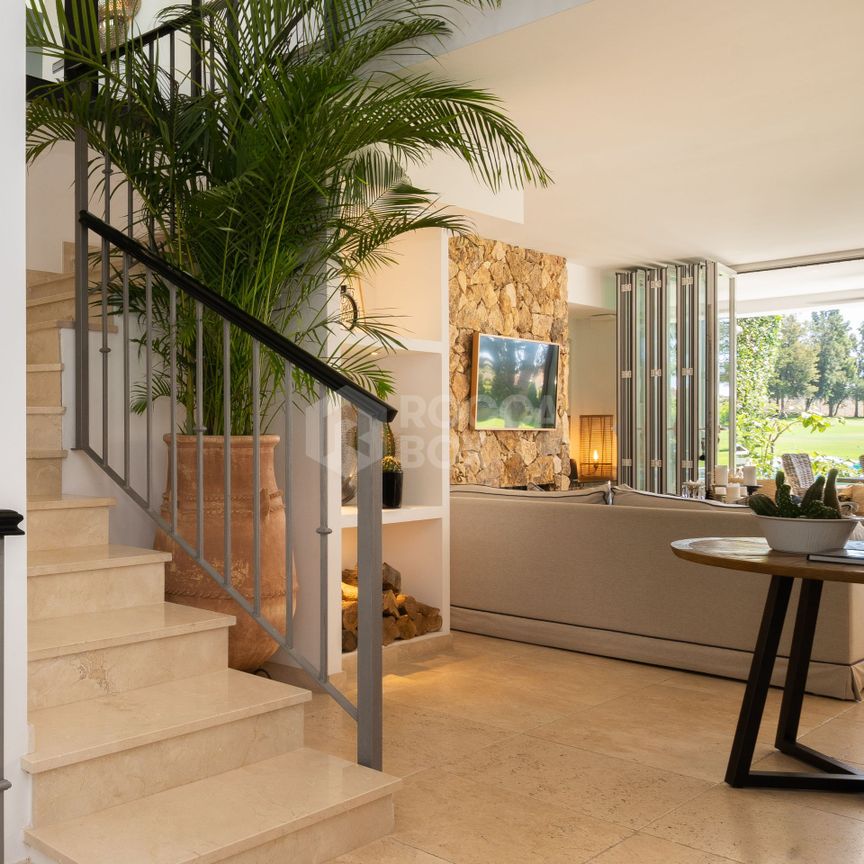 Amazing Luxury Townhouse in Guadalmina Alta – Front Line Golf - Foto 1