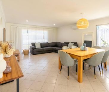 Coastal Hamptons Retreat - Photo 2