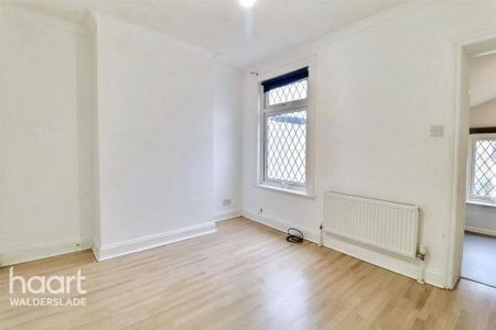 2 bedroom terraced house to rent - Photo 2