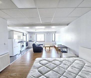 Studio to rent - Photo 1