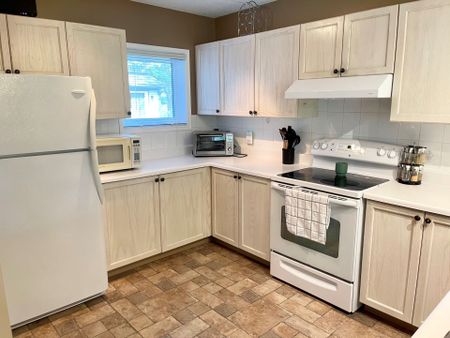 For Lease - 812 Suncrest Circle, Collingwood, Ontario - Photo 4