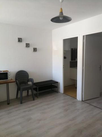 Location Appartement 2 pièces 27m² OUTREAU 62230 - Photo 4