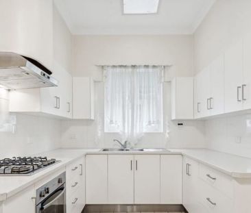 Family Home in Unley - Photo 2