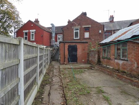 2 bedroom apartment to rent - Photo 3