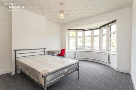 6 bedroom detached house to rent - Photo 5