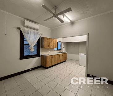 PERFECTLY SITUATED ONE BEDROOM UNIT - Photo 1