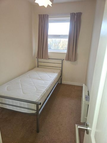 2 bedroom flat to rent - Photo 5