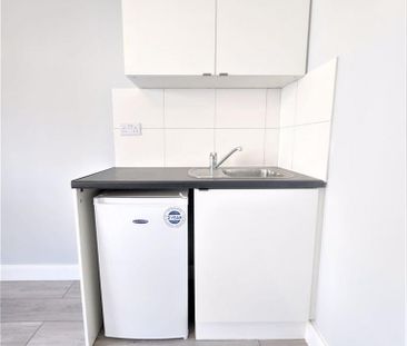 Property to rent - Photo 3