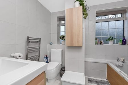 Room in a Shared Flat, Beaconsfield Close, SE3 - Photo 5