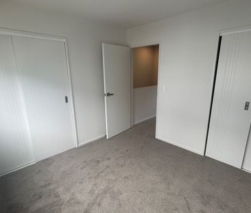 Te Atatu Townhouse! - Photo 2