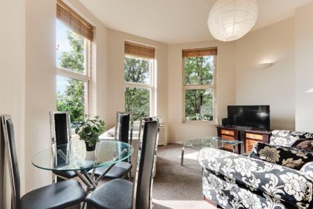 4 bedroom apartment to rent - Photo 3