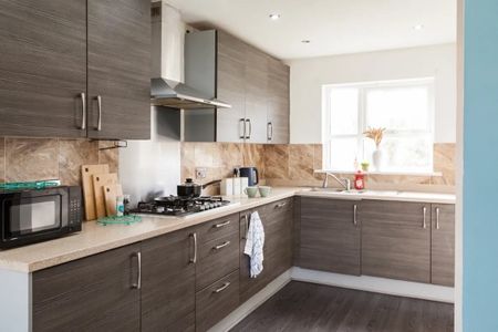 4 Bed Detached House, Delaney Way, M7 - Photo 5