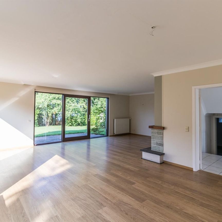 Te huur - Villa in Wezembeek-Oppem - Photo 1
