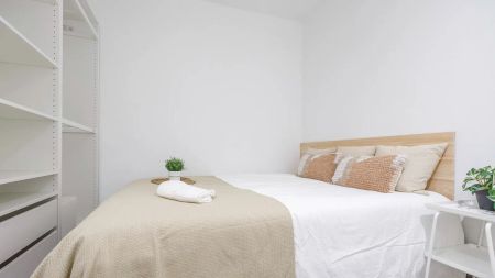Room in a shared 4-bedroom apartment for rent in Torrefiel, Valencia. - Foto 2